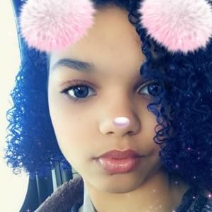 Meet your Posher, Talia